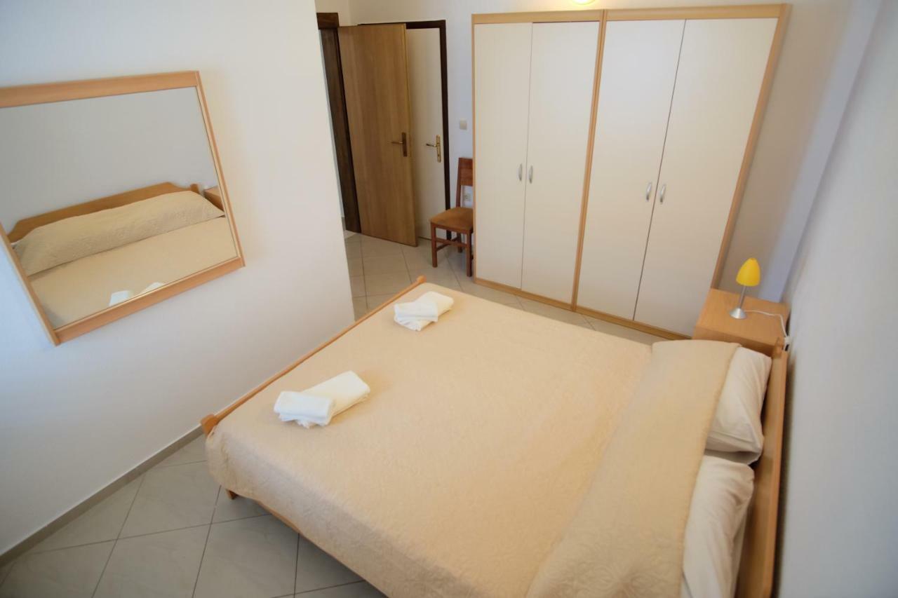 Apartmani Svemir Drage Esterno foto